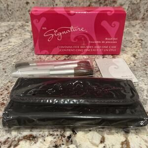 New In Box Mary Kay Signature 5 Brush Set & Soft Carrying Case #499500
